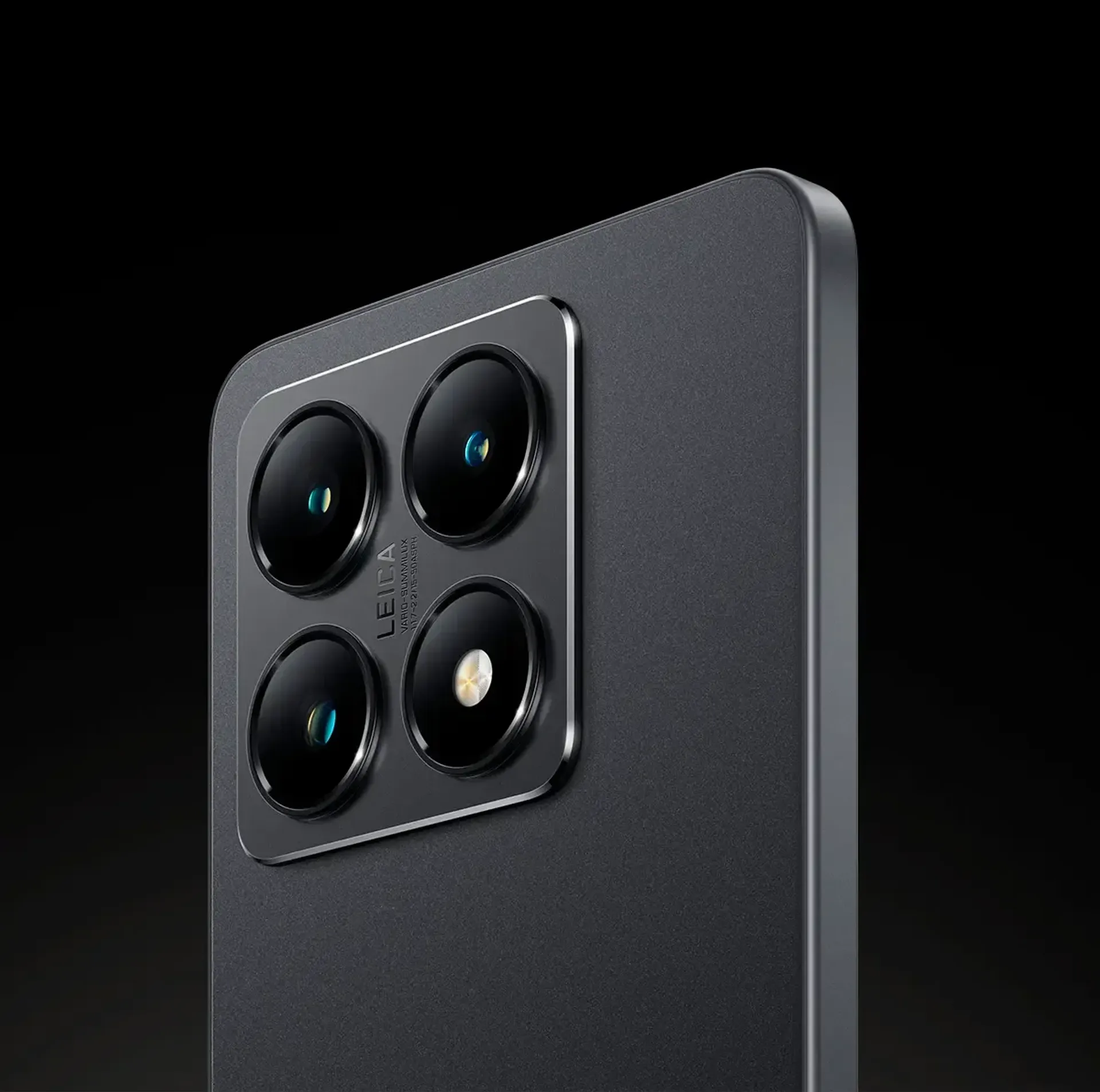 Lente principal Leica com sensor de 50 megapixels com abertura F/1,7 OIS